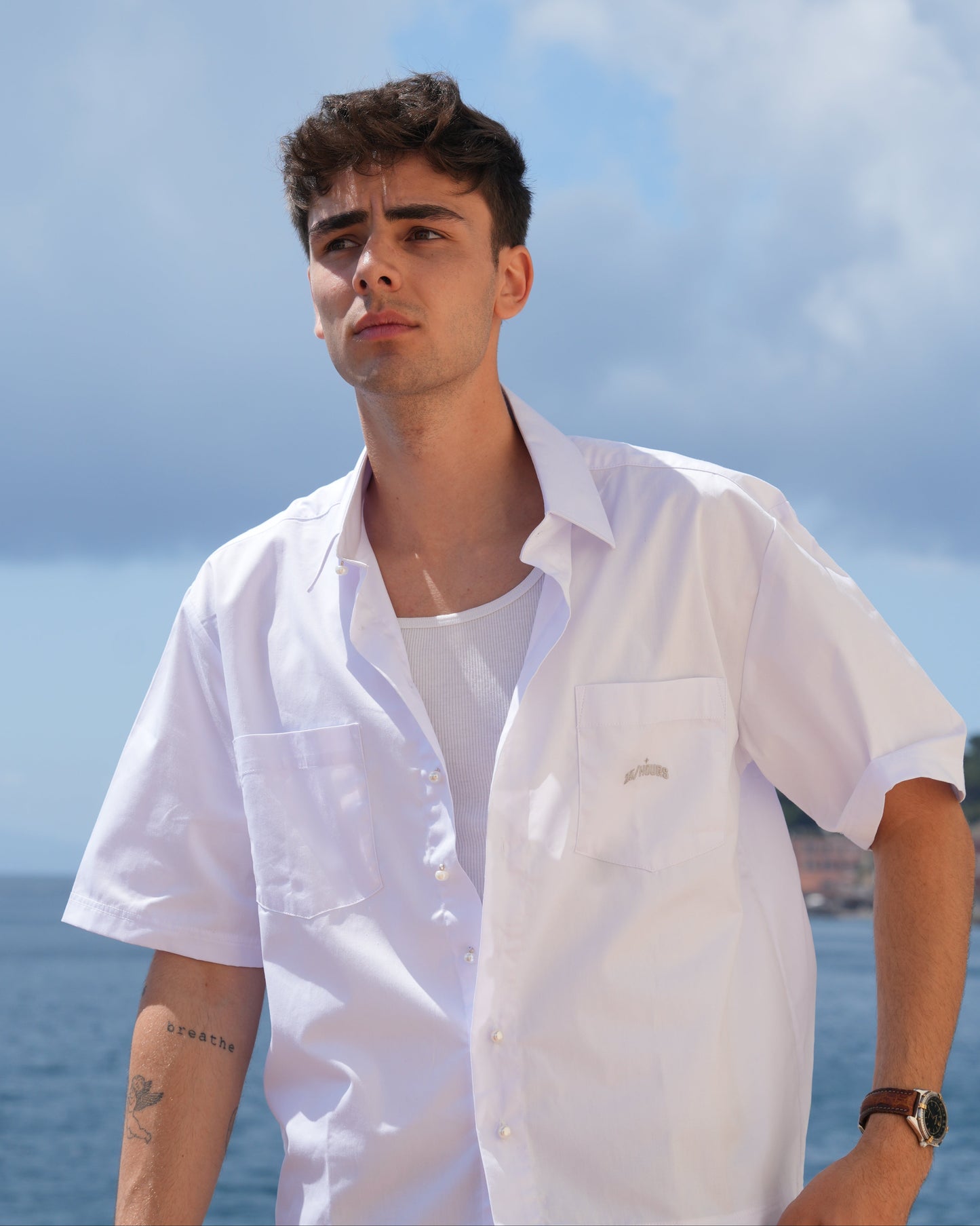 ESSENTIAL WHITE SHIRT
