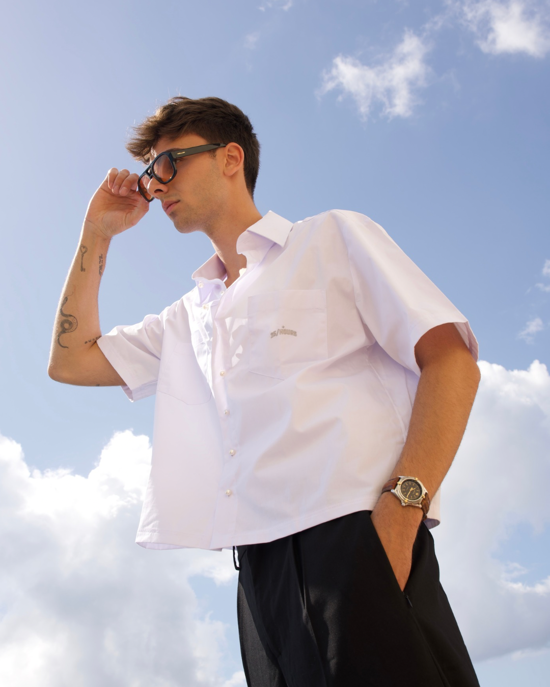ESSENTIAL WHITE SHIRT