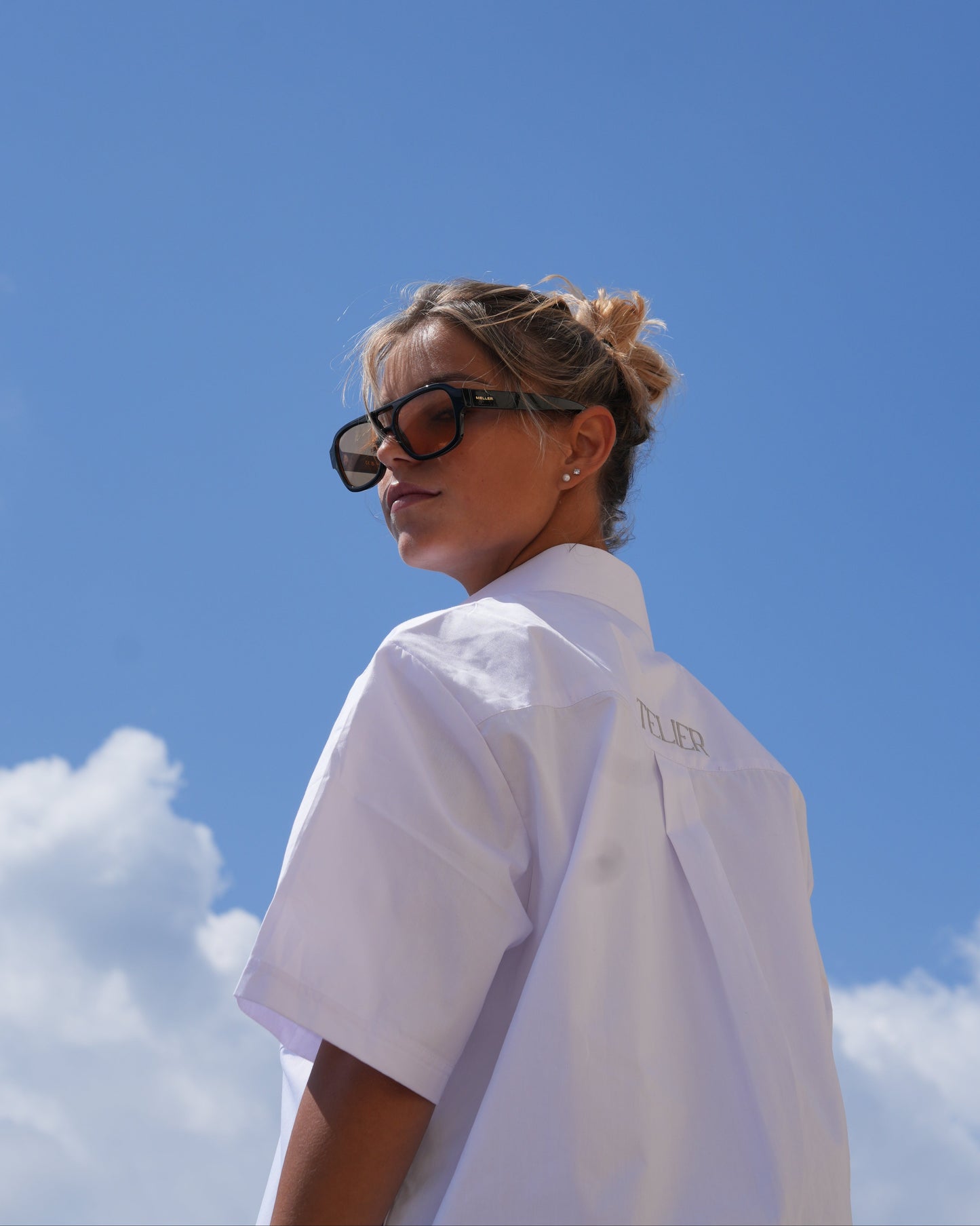 ESSENTIAL WHITE SHIRT